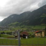 Razgled skozi okno vlaka (okolica Salzburga)